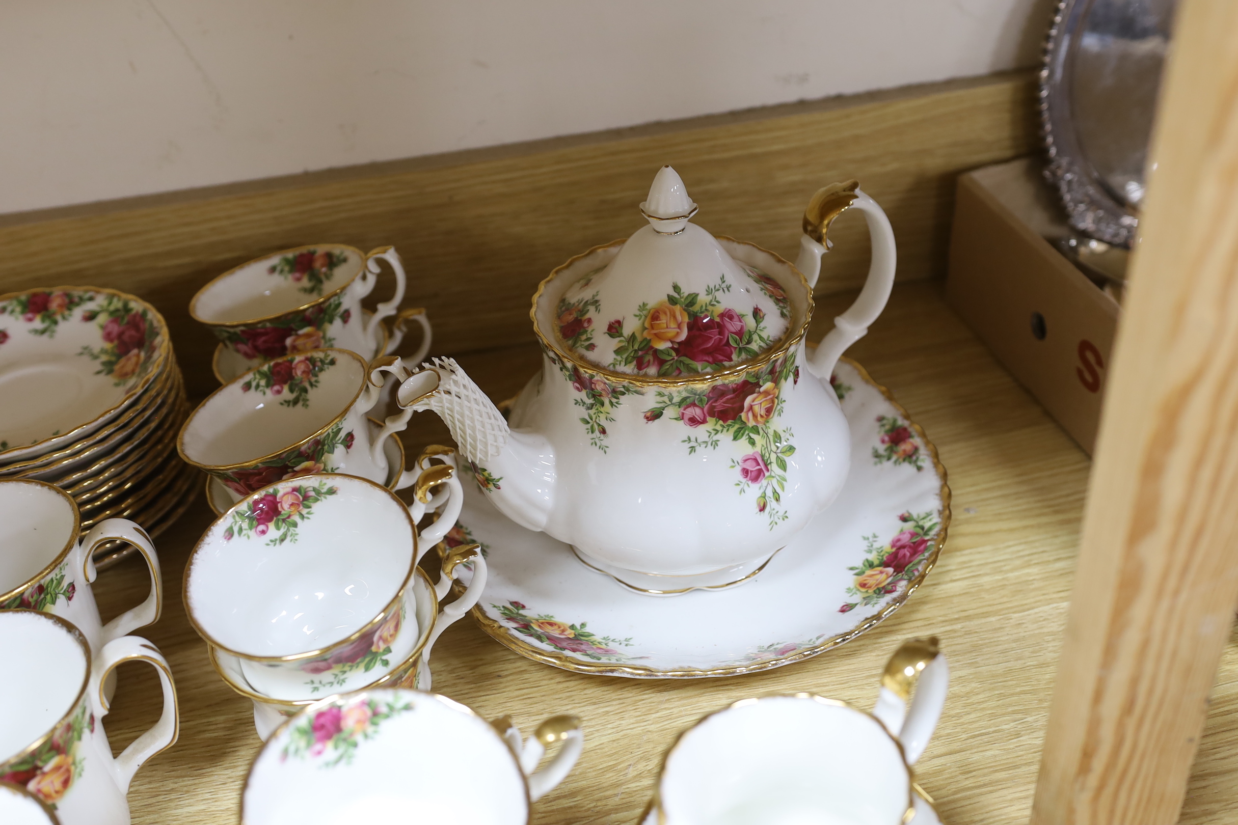 A Royal Albert Old Country Roses dinner and tea service, settings for twelve